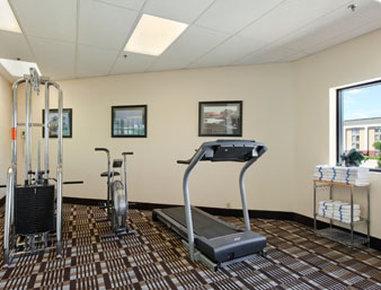 Days & By Wyndham Airport Hotel Des Moines